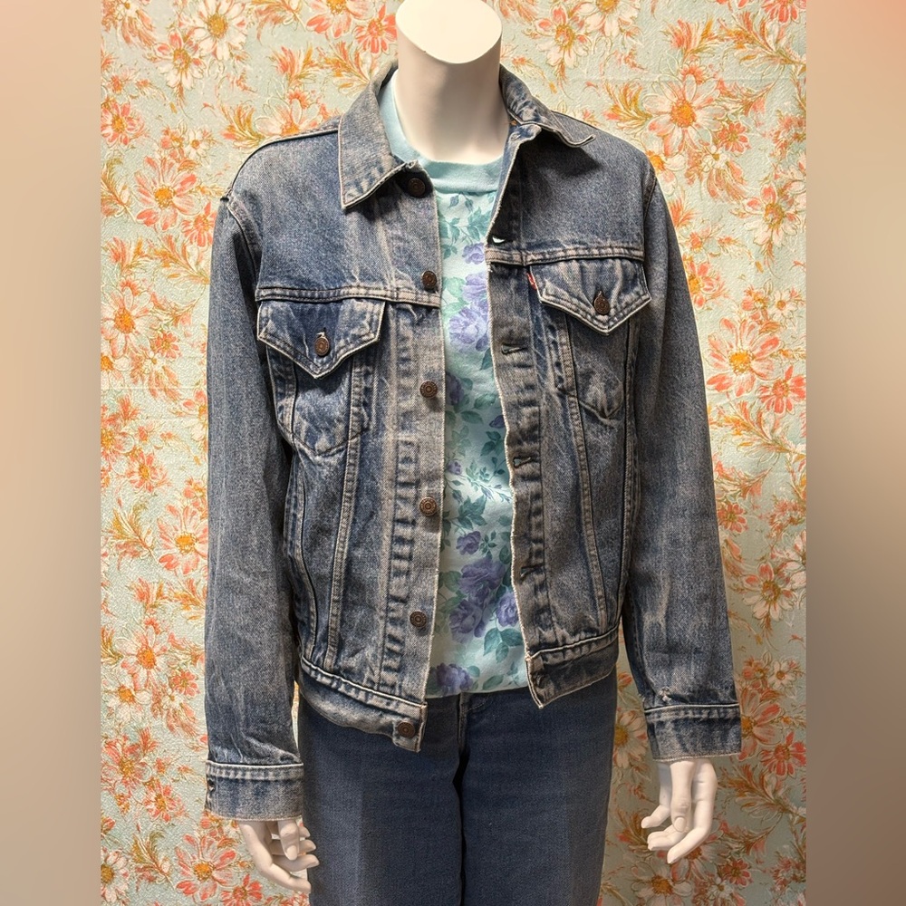 Levi’s Vintage 80’s Denim Jacket (19.5x24)